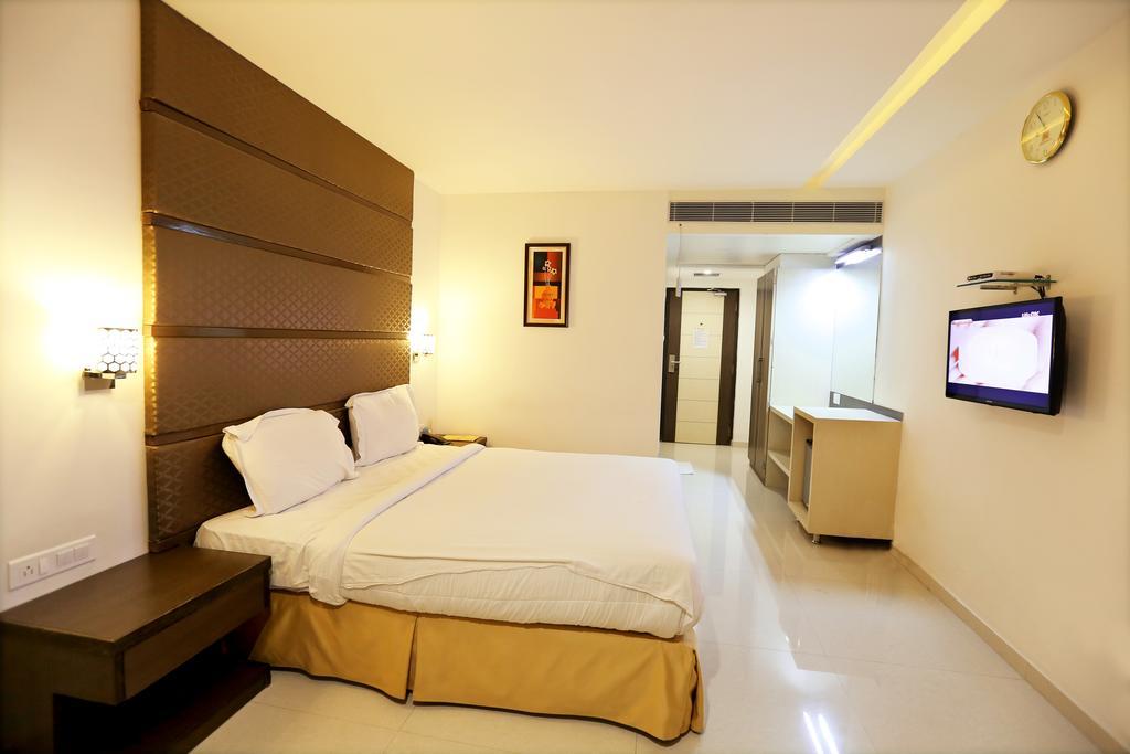 היידראבד Hotel Sitara Grand Miyapur מראה חיצוני תמונה