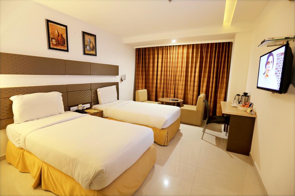 היידראבד Hotel Sitara Grand Miyapur חדר תמונה