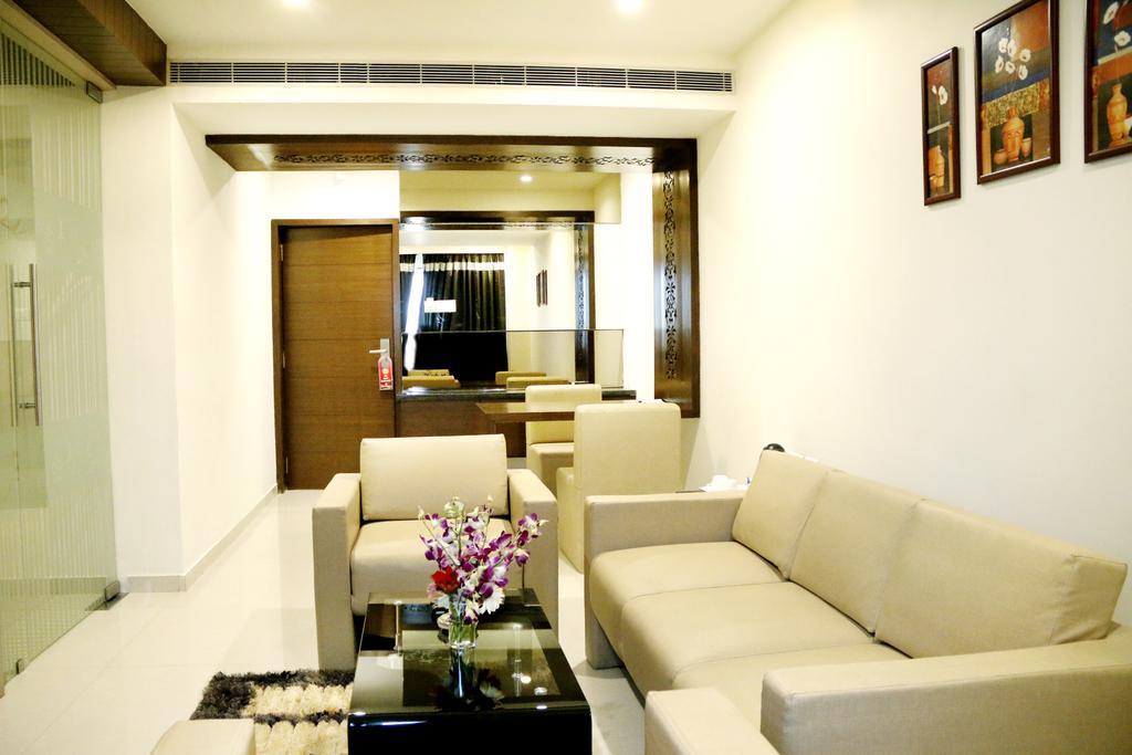 היידראבד Hotel Sitara Grand Miyapur מראה חיצוני תמונה