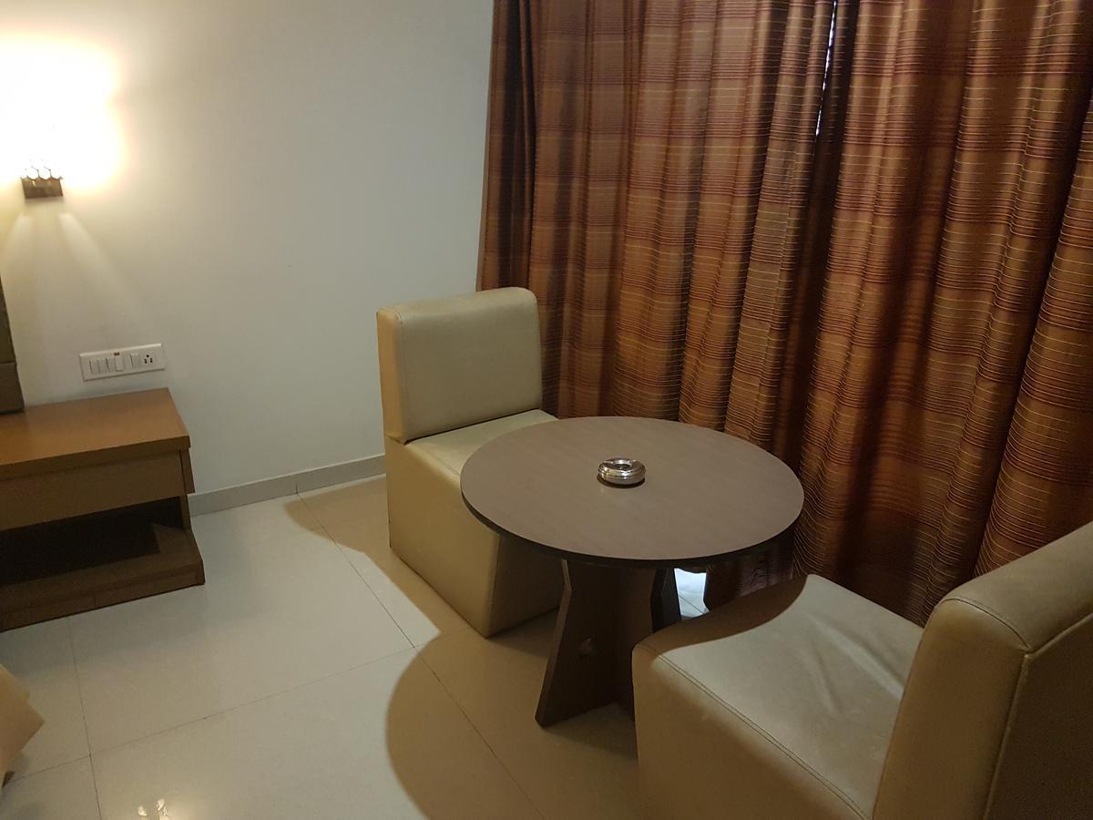 היידראבד Hotel Sitara Grand Miyapur מראה חיצוני תמונה