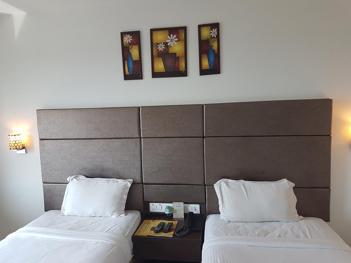 היידראבד Hotel Sitara Grand Miyapur מראה חיצוני תמונה