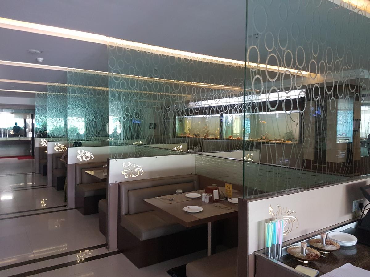היידראבד Hotel Sitara Grand Miyapur מראה חיצוני תמונה