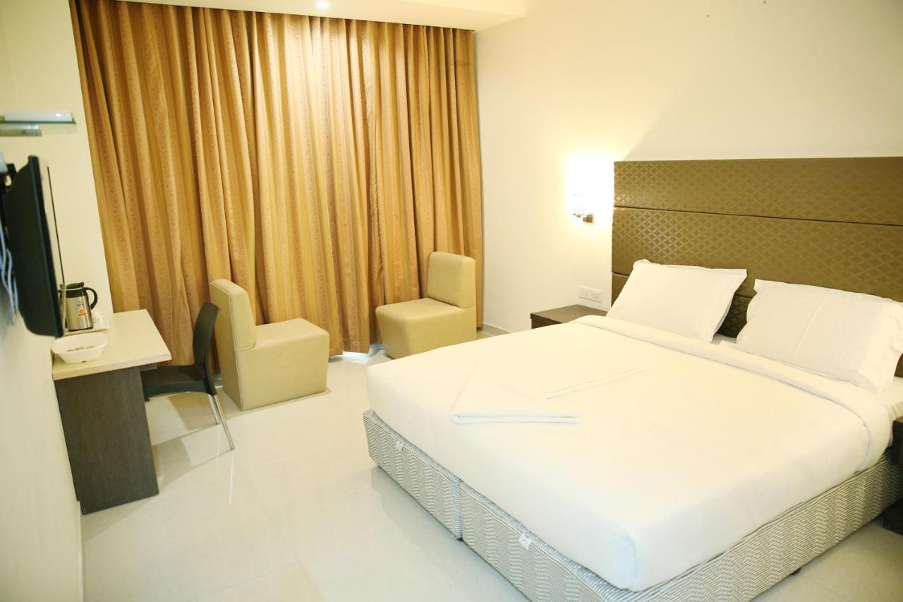 היידראבד Hotel Sitara Grand Miyapur מראה חיצוני תמונה
